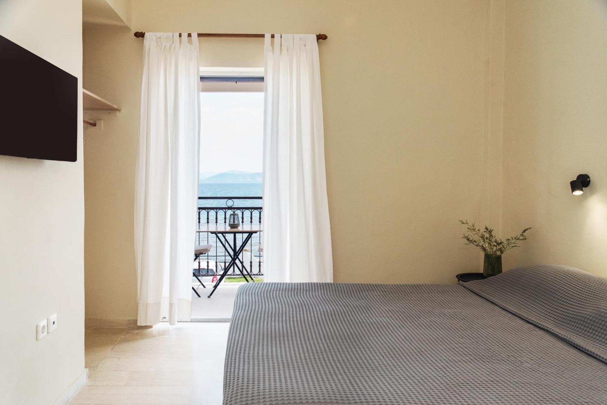 Kamini Apartments Kávos Eksteriør bilde
